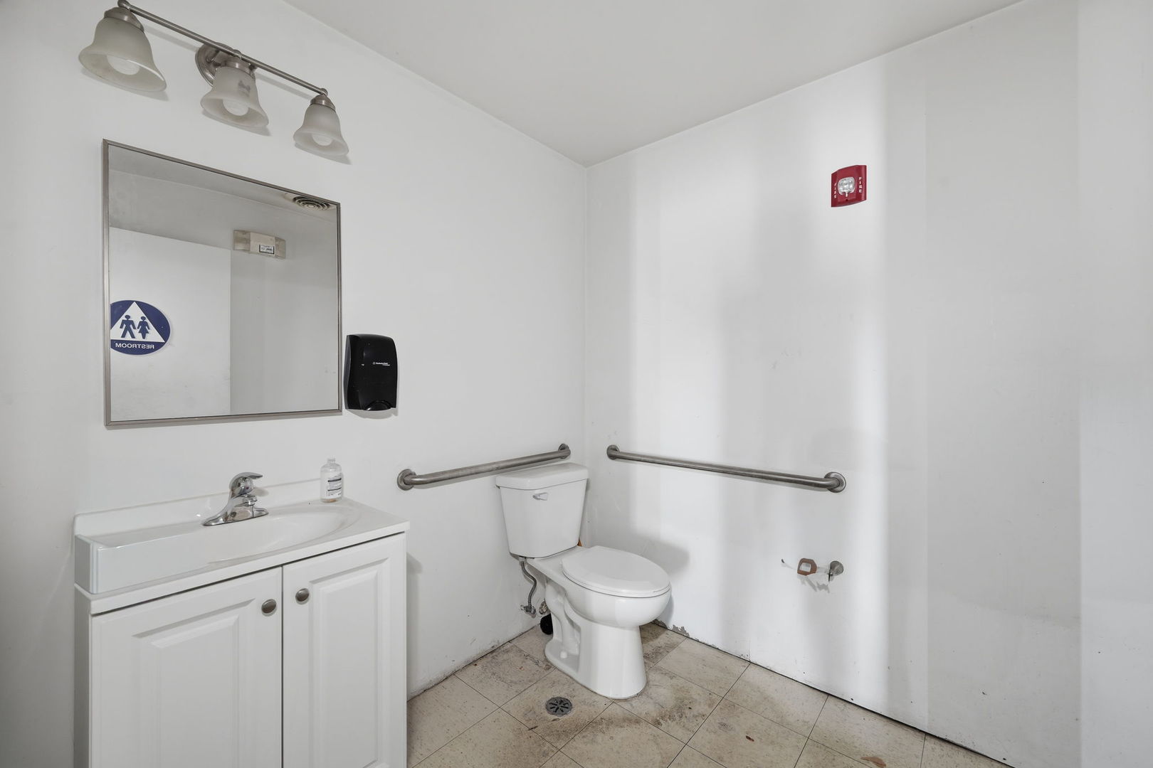 1610 N Mannheim Road Property Photo 13