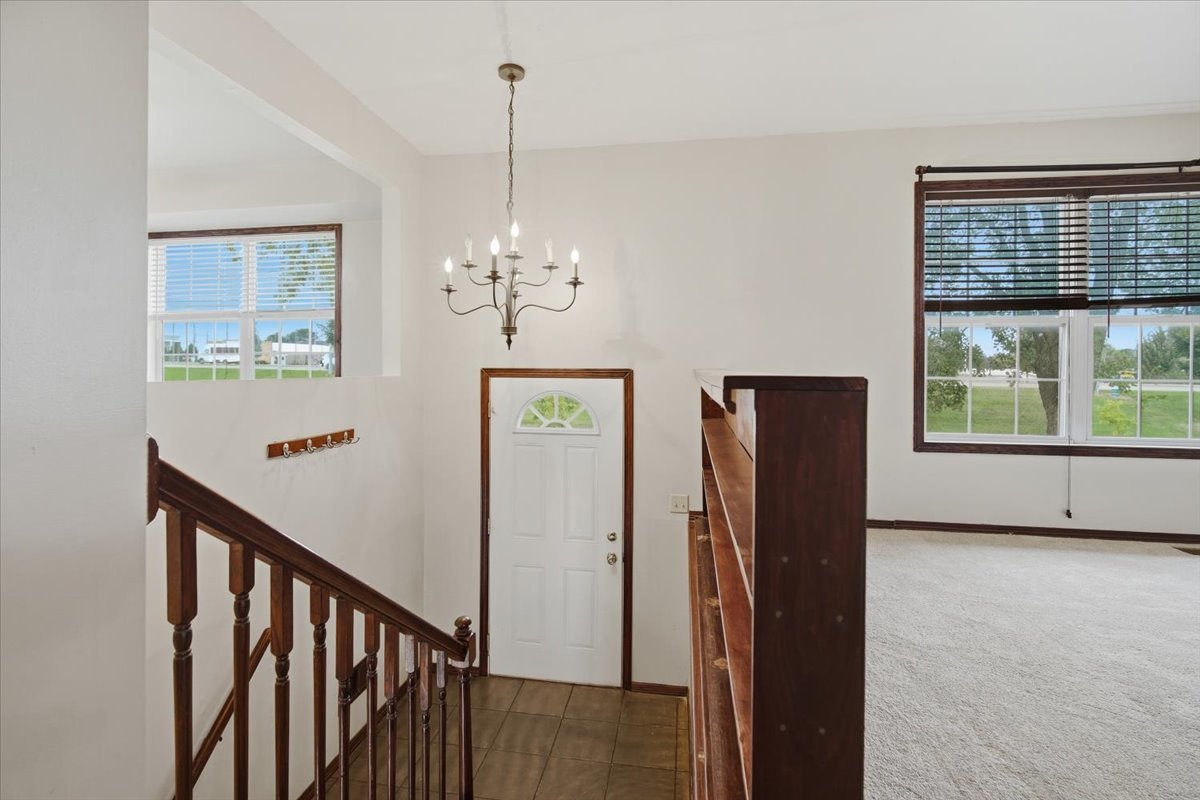 1241 Holiday Lane Property Photo 5