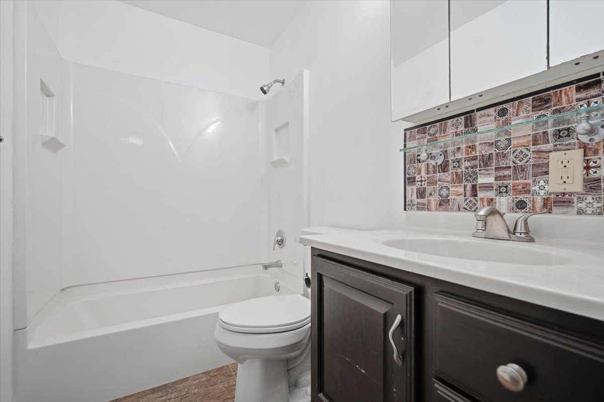 1241 Holiday Lane Property Photo 15
