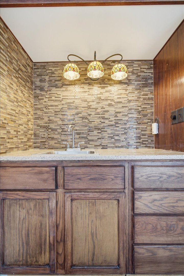 1241 Holiday Lane Property Photo 19