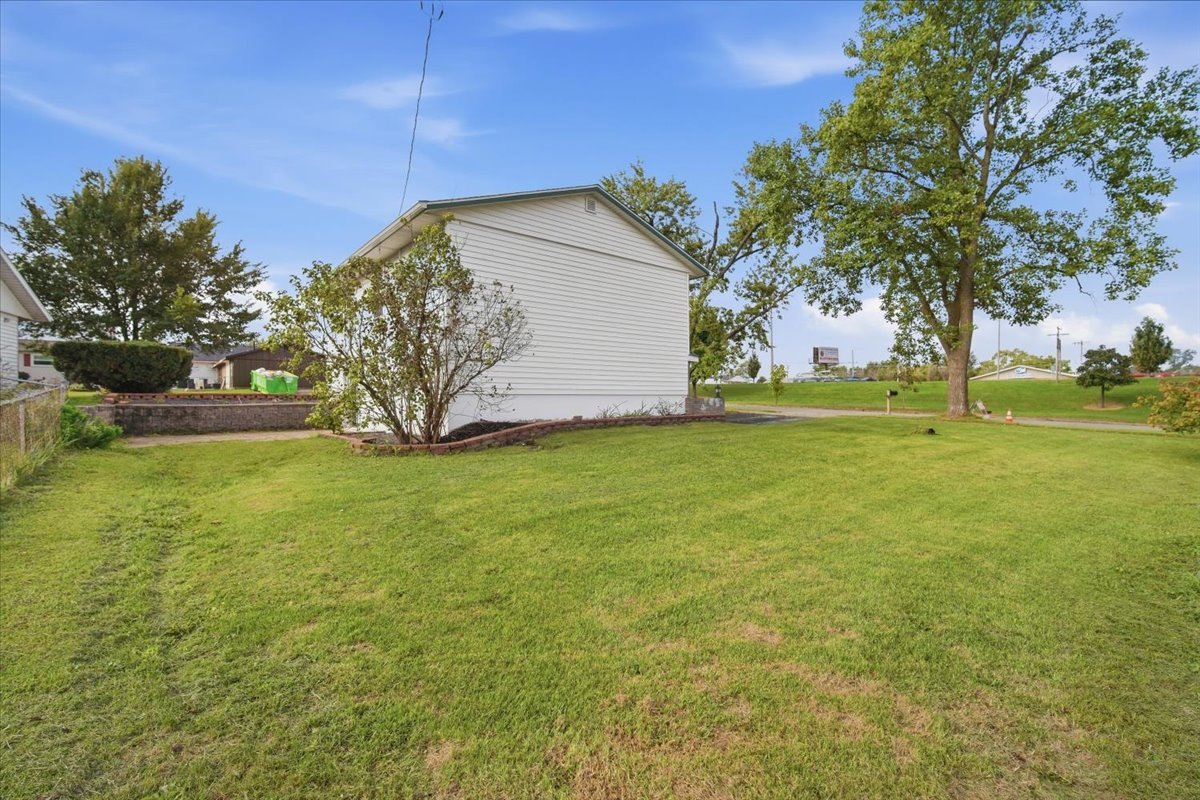 1241 Holiday Lane Property Photo 25