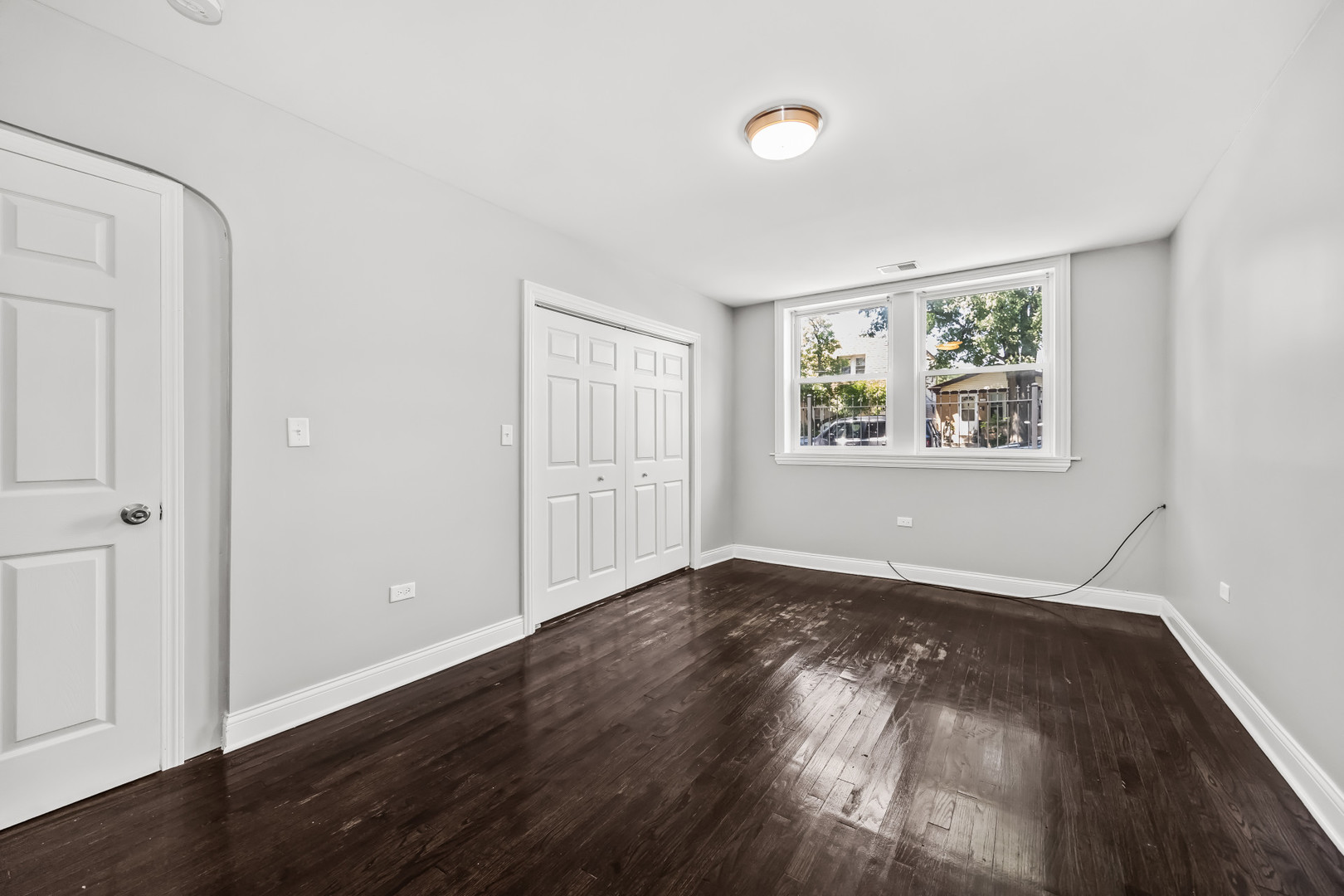 2207-09 N Mango Avenue Property Photo 9