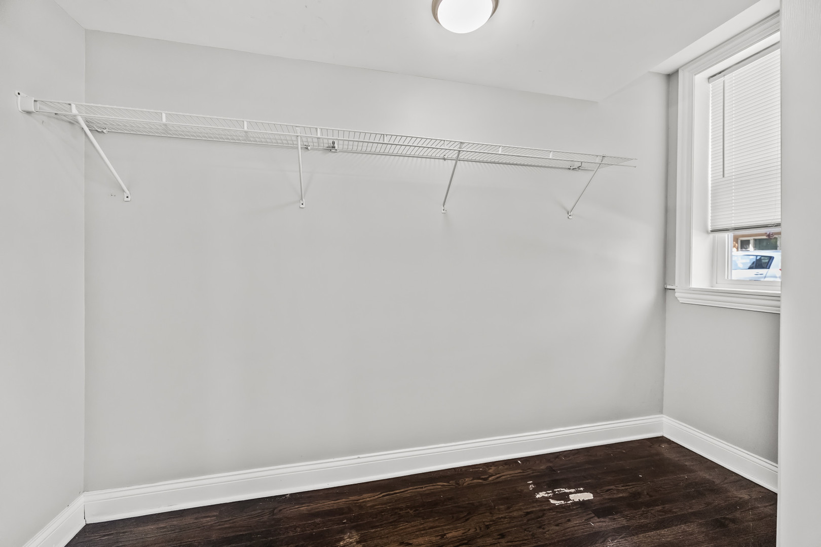 2207-09 N Mango Avenue Property Photo 11