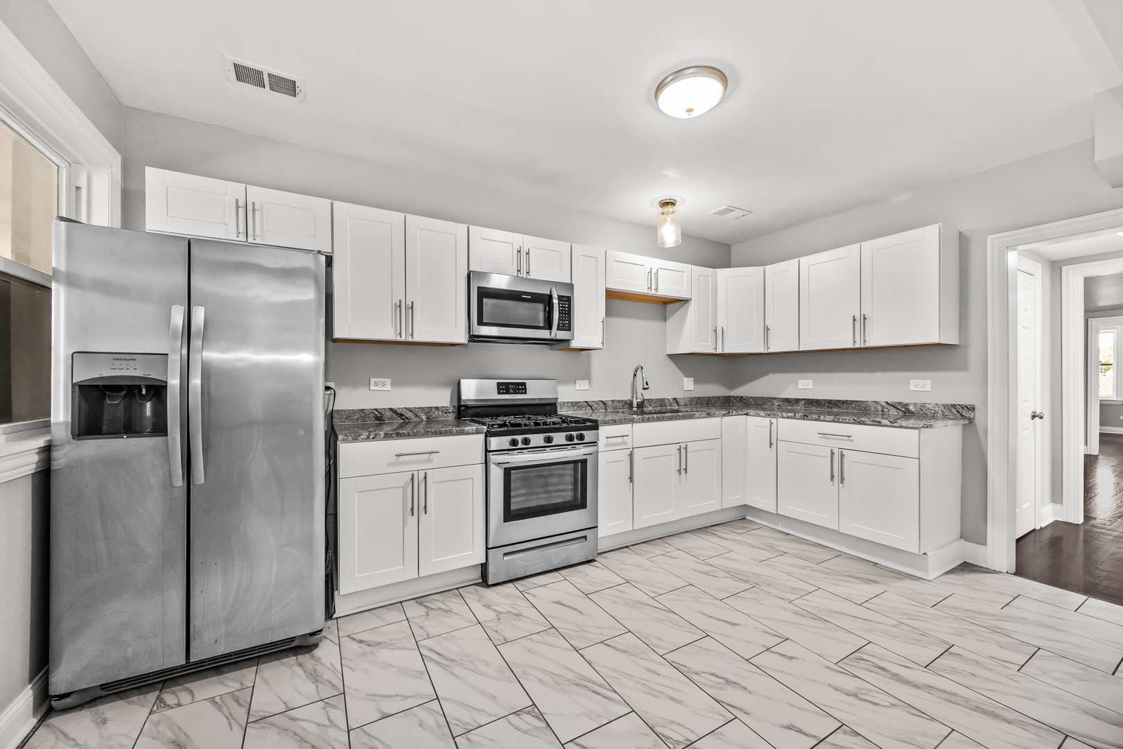 2207-09 N Mango Avenue Property Photo 15
