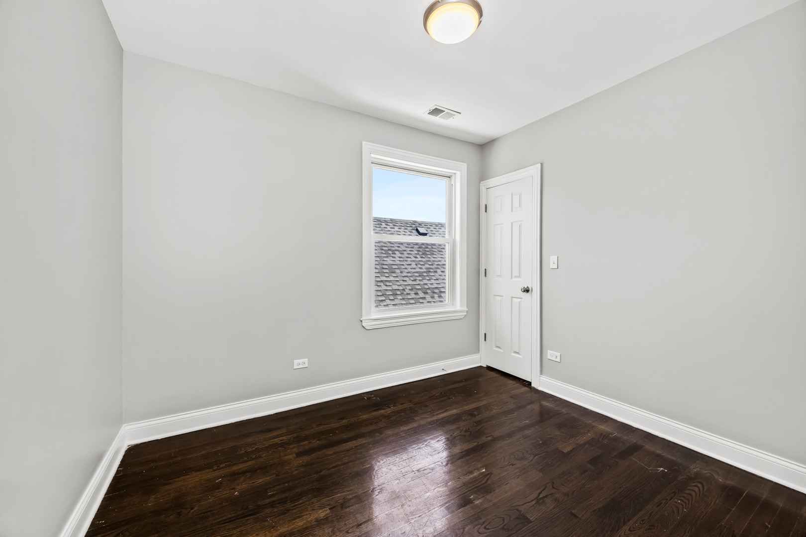 2207-09 N Mango Avenue Property Photo 16