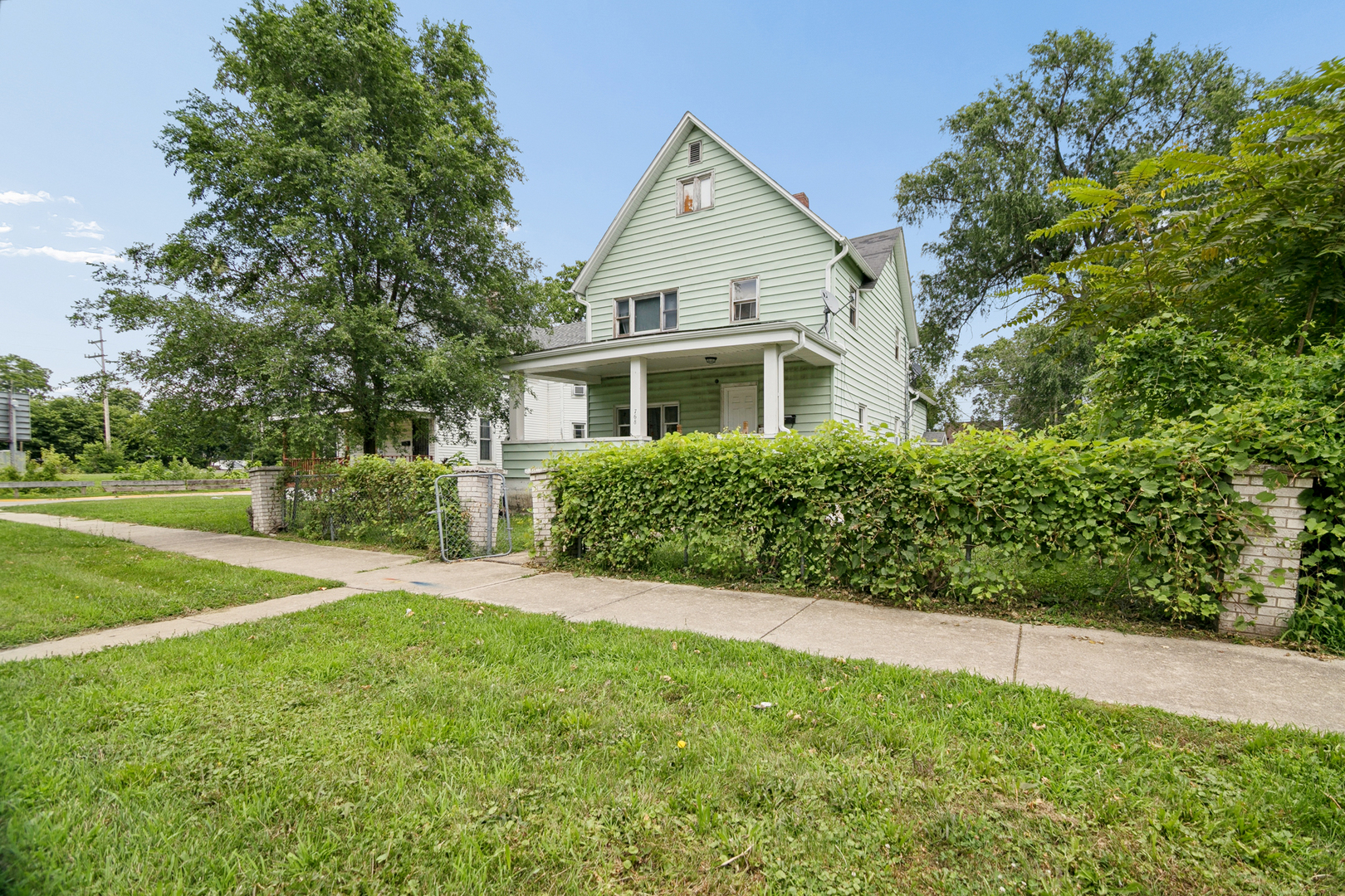 768 N Indiana Avenue Property Photo 2