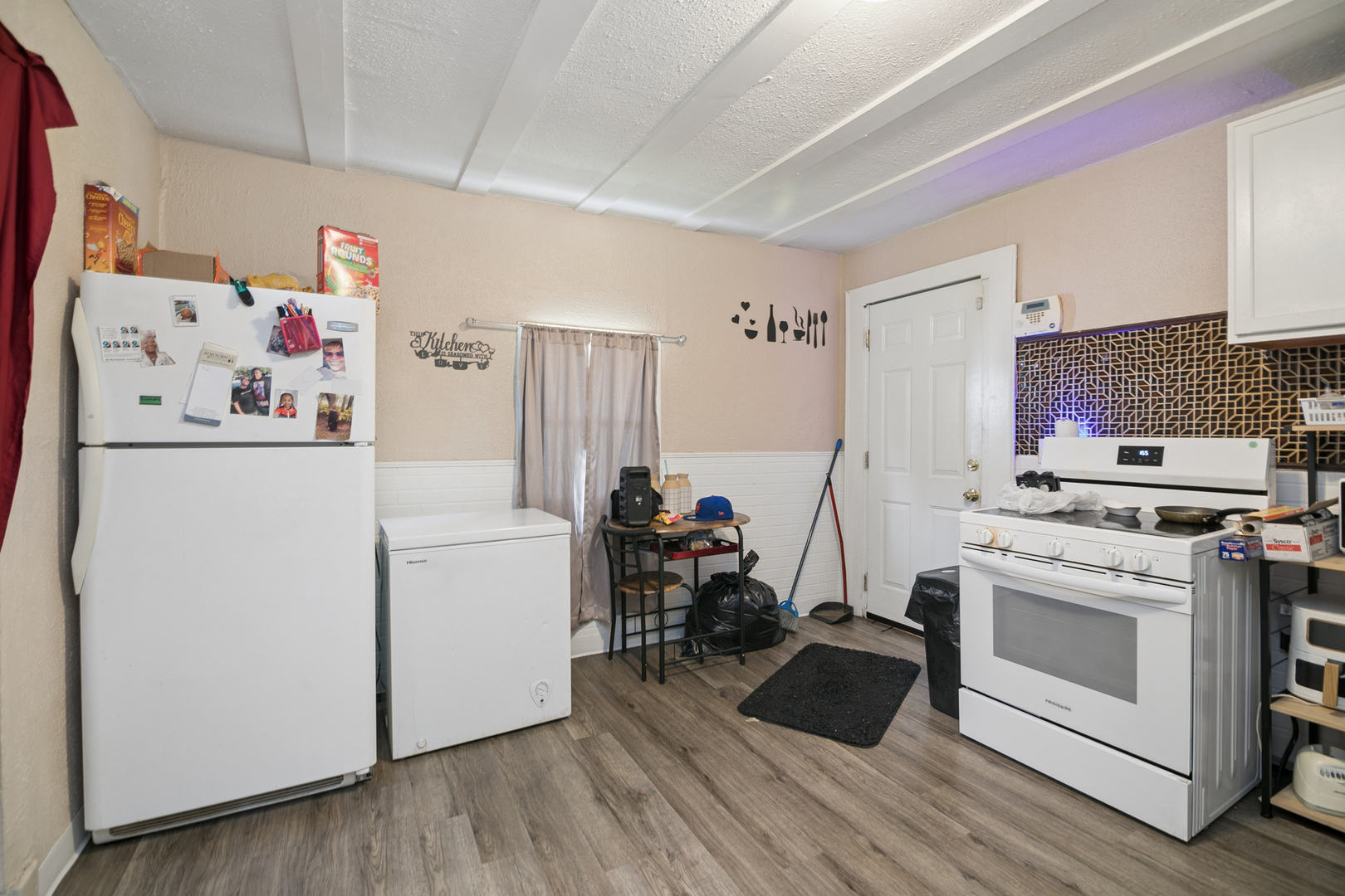 768 N Indiana Avenue Property Photo 4