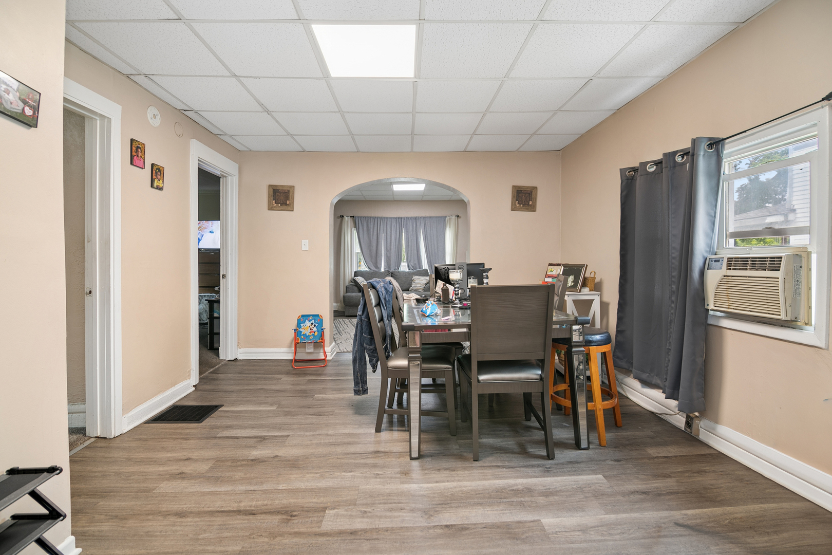 768 N Indiana Avenue Property Photo 5