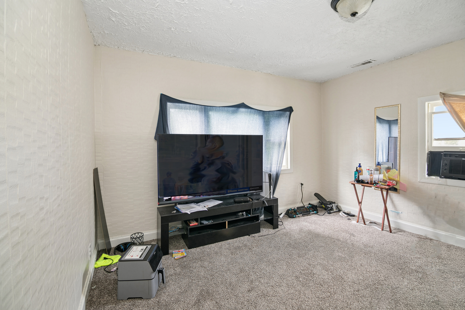 768 N Indiana Avenue Property Photo 16