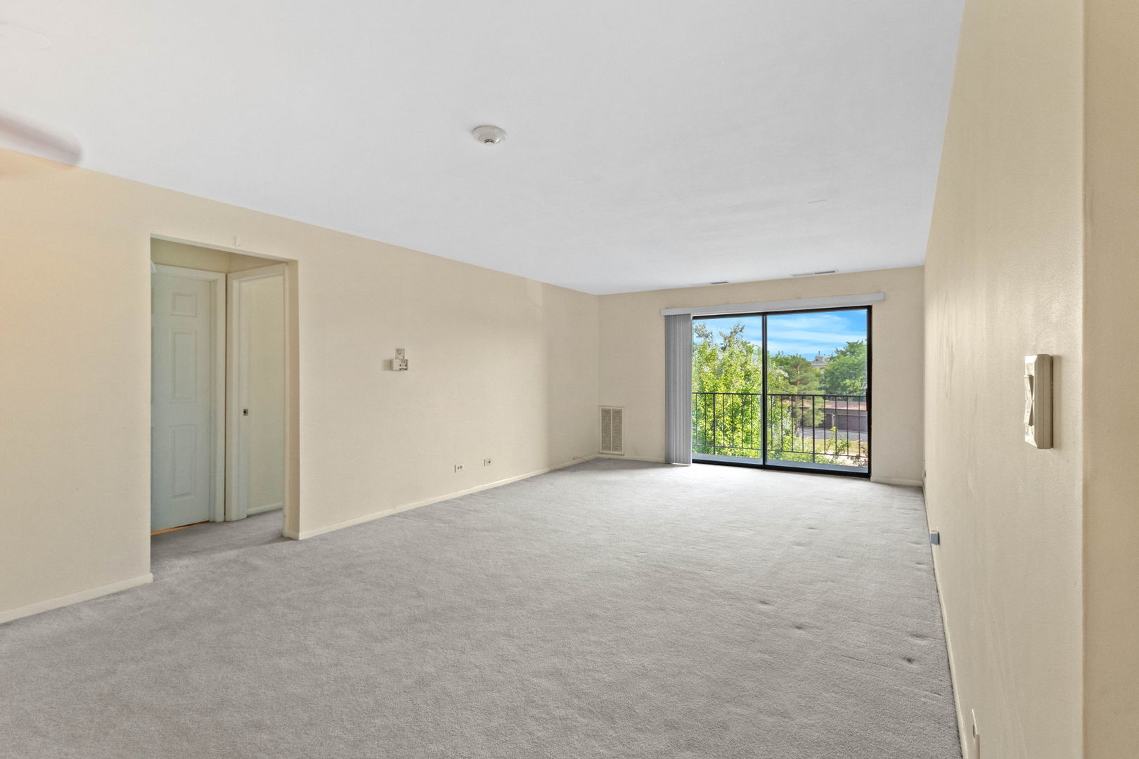 2100 Valencia Drive 300b Property Photo 5