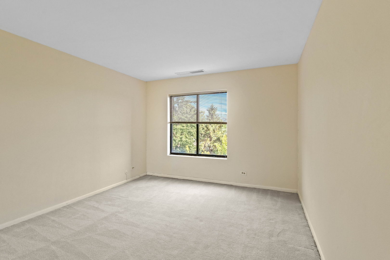 2100 Valencia Drive 300b Property Photo 12