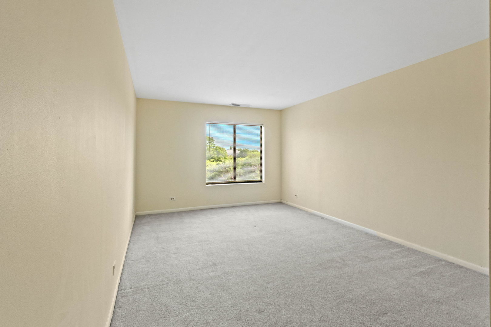 2100 Valencia Drive 300b Property Photo 18