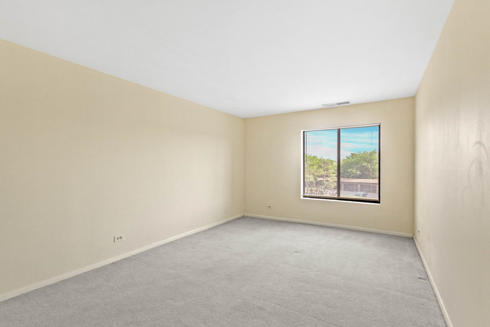 2100 Valencia Drive 300b Property Photo 19