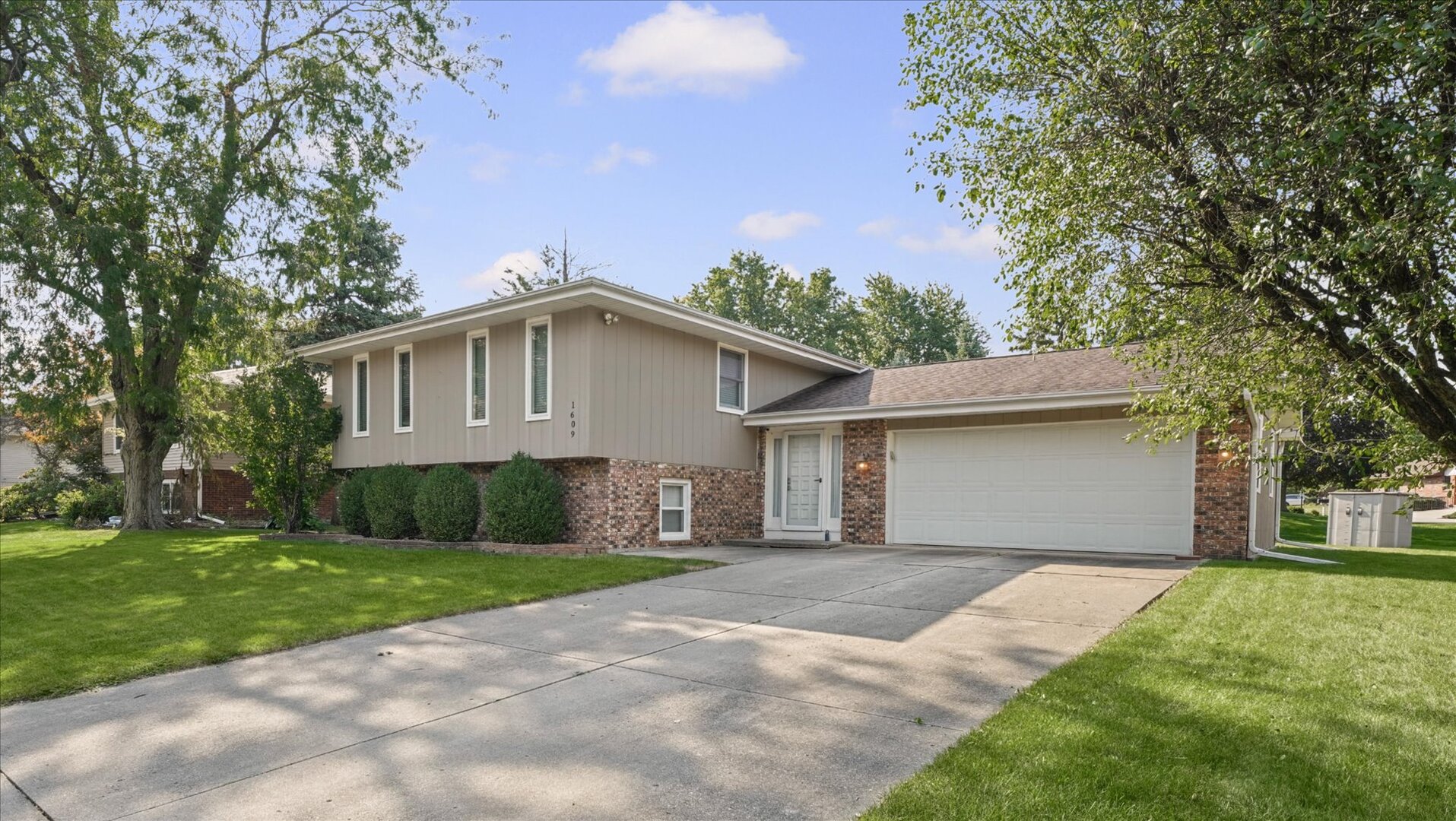 1609 Erin Drive Property Photo 3