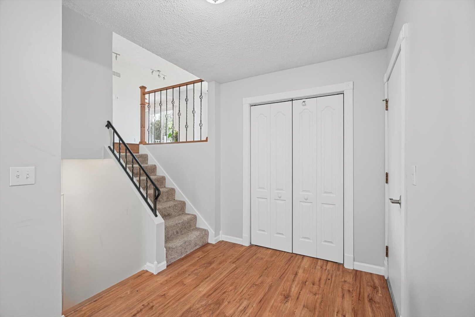 1609 Erin Drive Property Photo 6