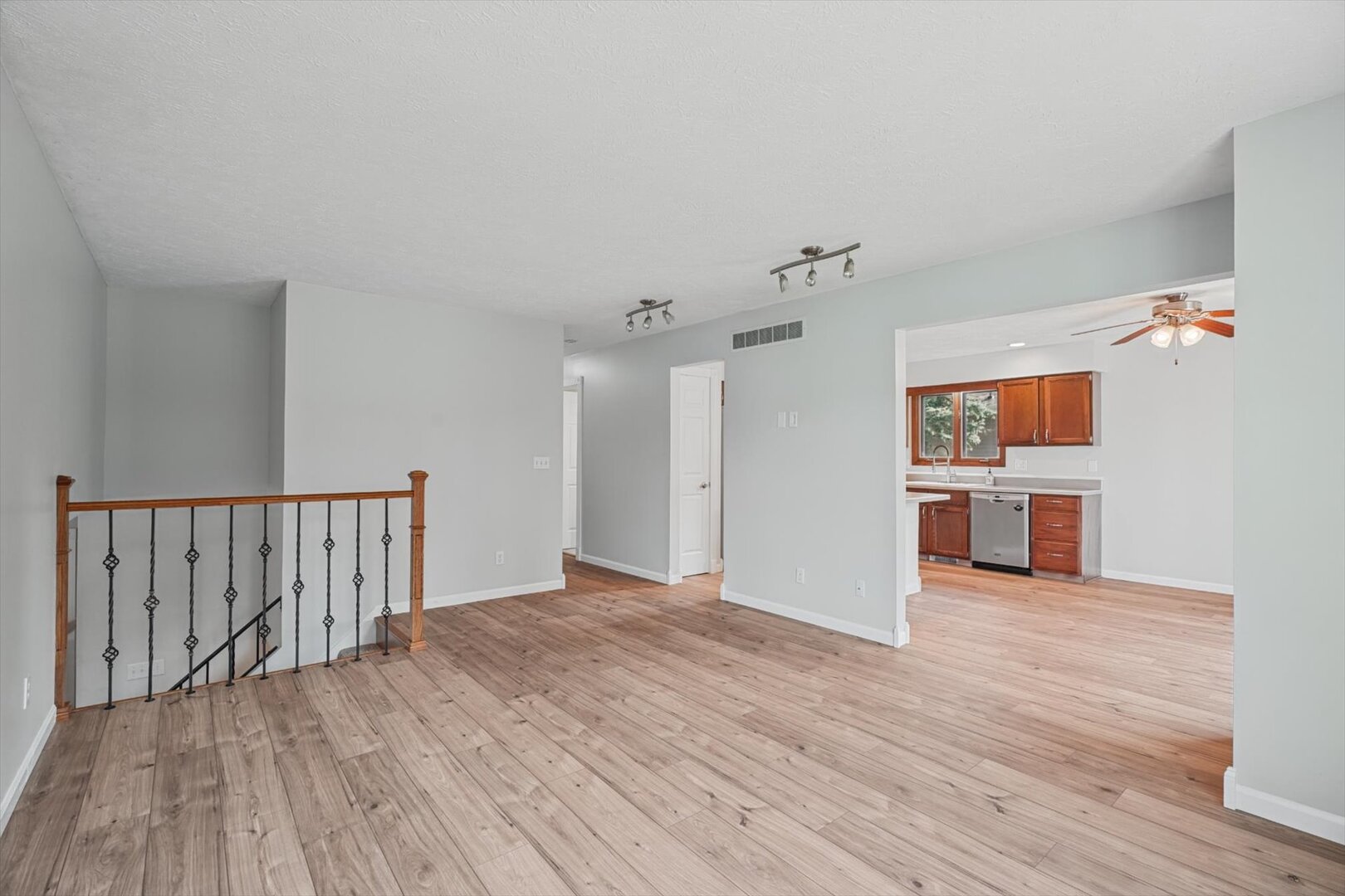 1609 Erin Drive Property Photo 8