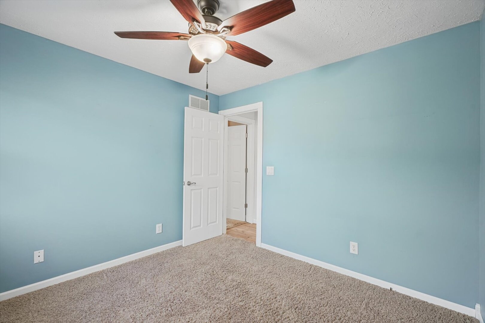 1609 Erin Drive Property Photo 16