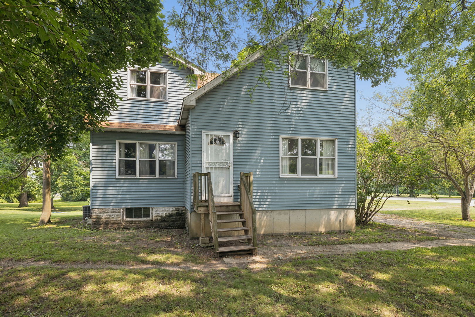 4417 Yender Avenue Property Photo 6