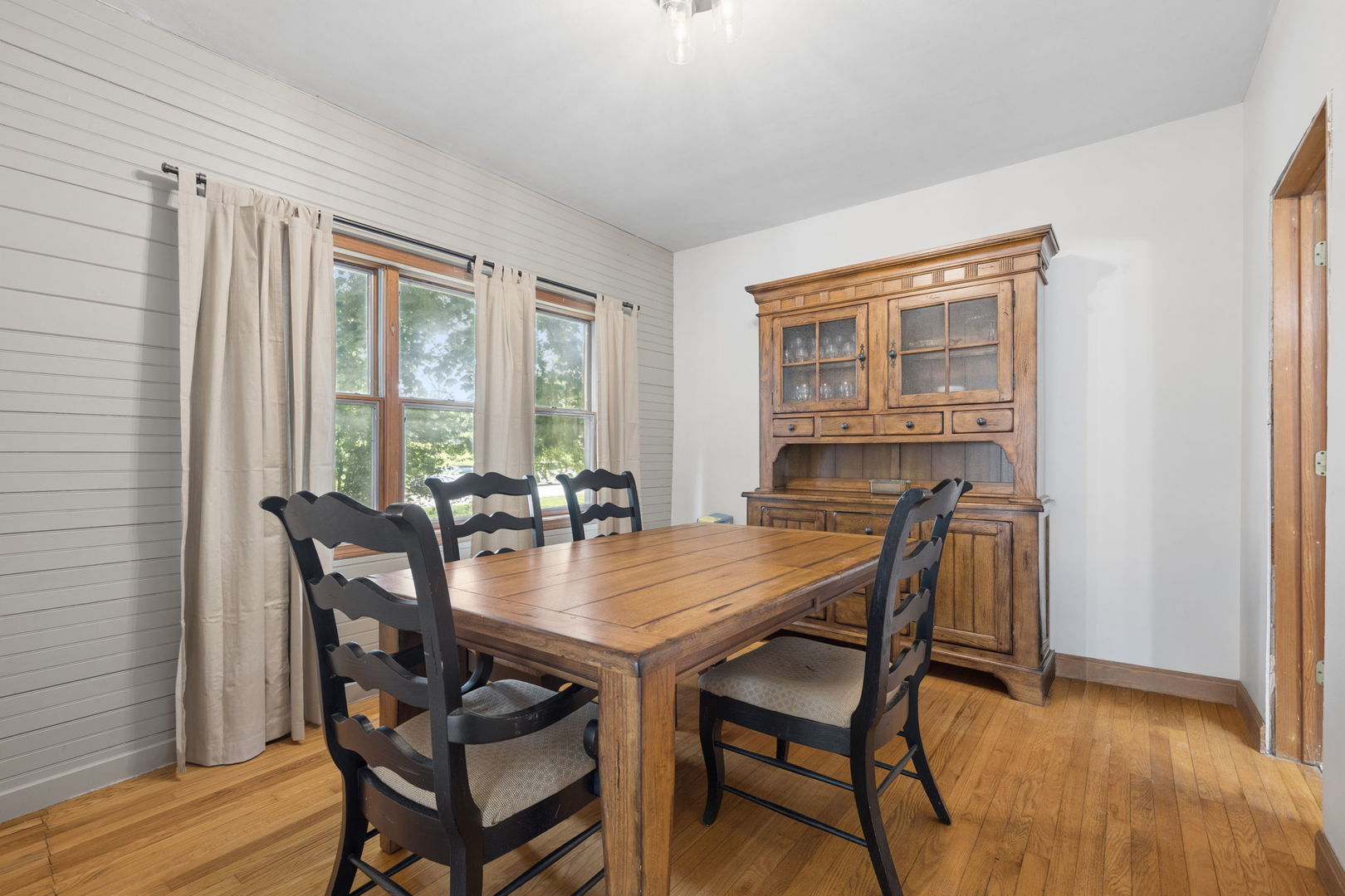 4417 Yender Avenue Property Photo 11