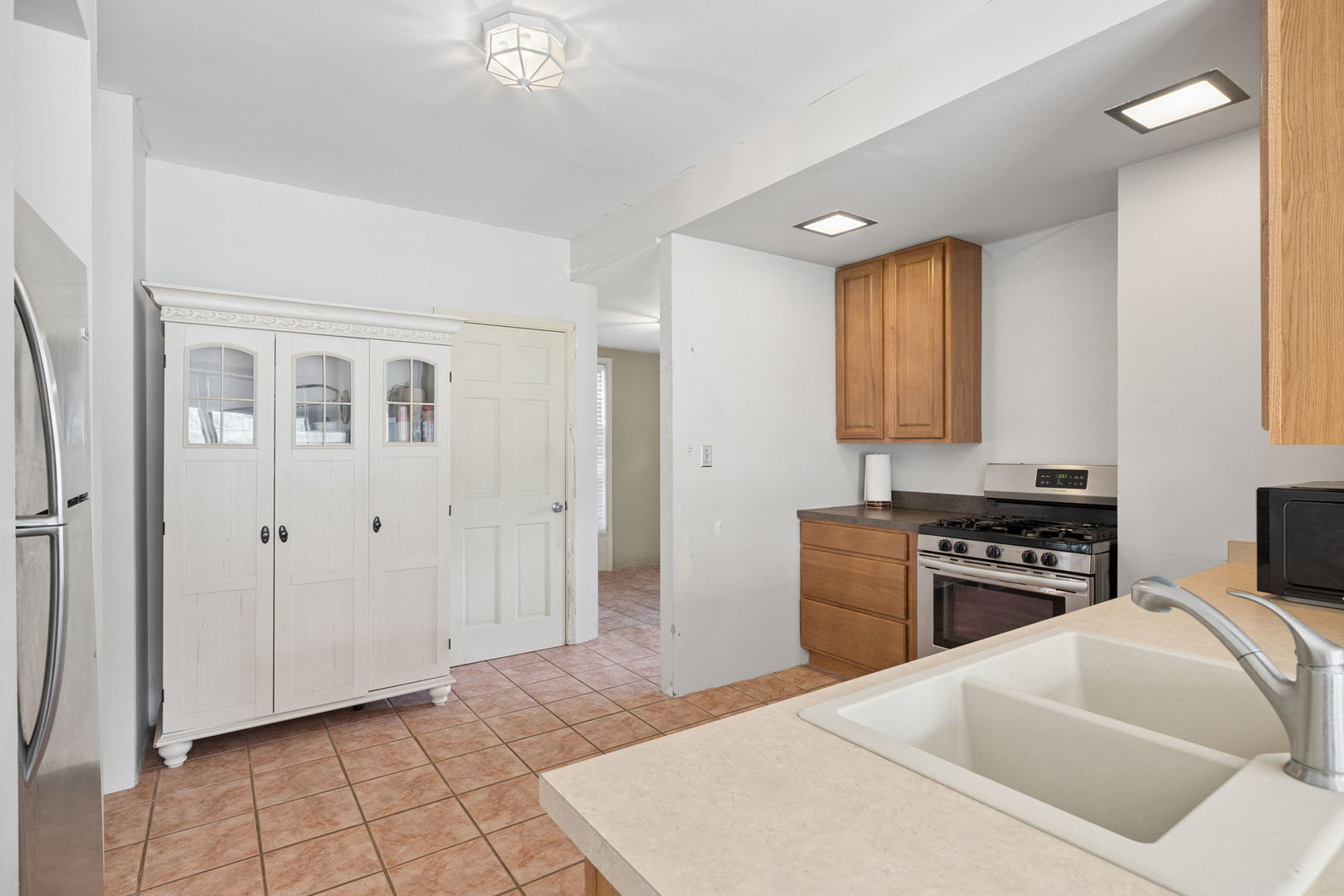 4417 Yender Avenue Property Photo 14