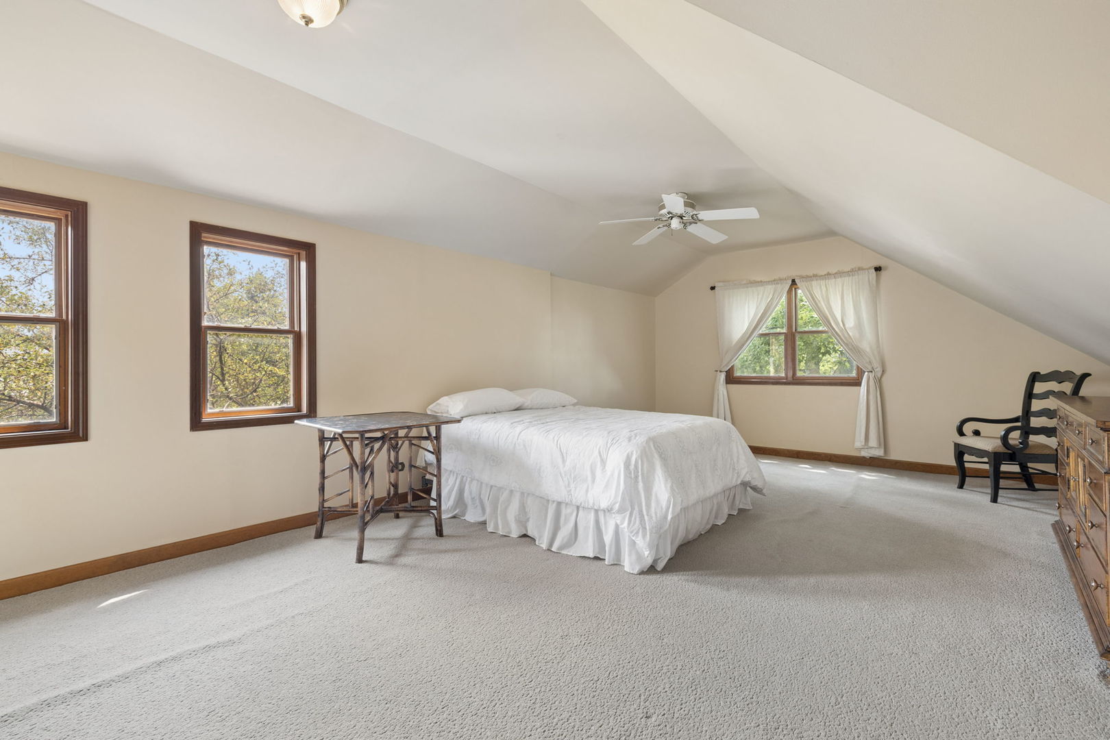 4417 Yender Avenue Property Photo 17