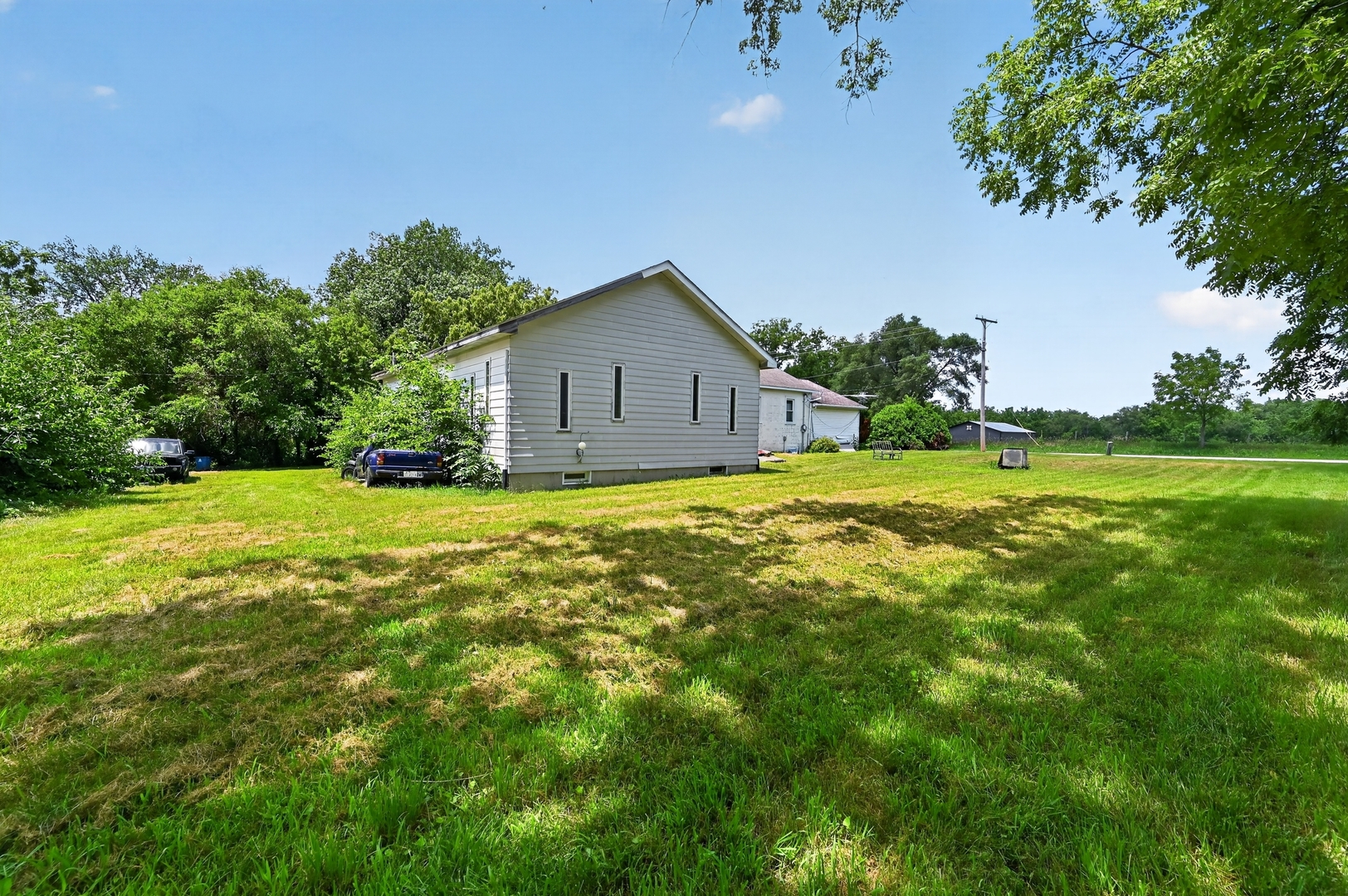 2067 Shaw Road Property Photo 2
