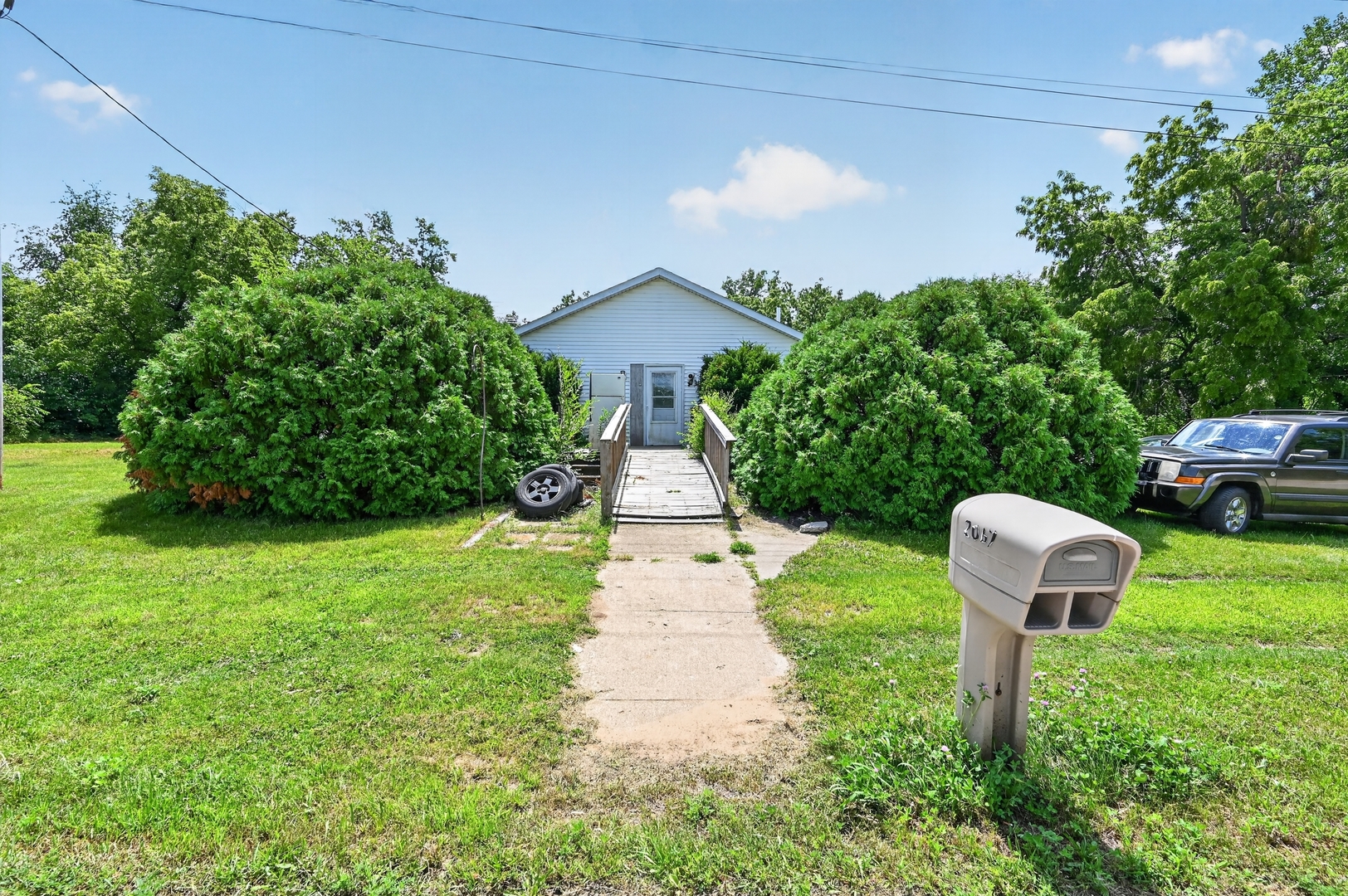 2067 Shaw Road Property Photo 4
