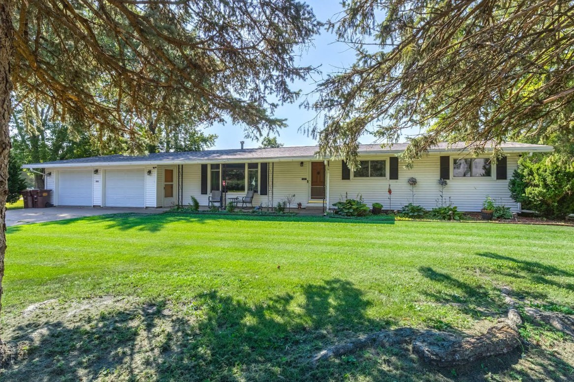 908 5th Street Property Photo 1