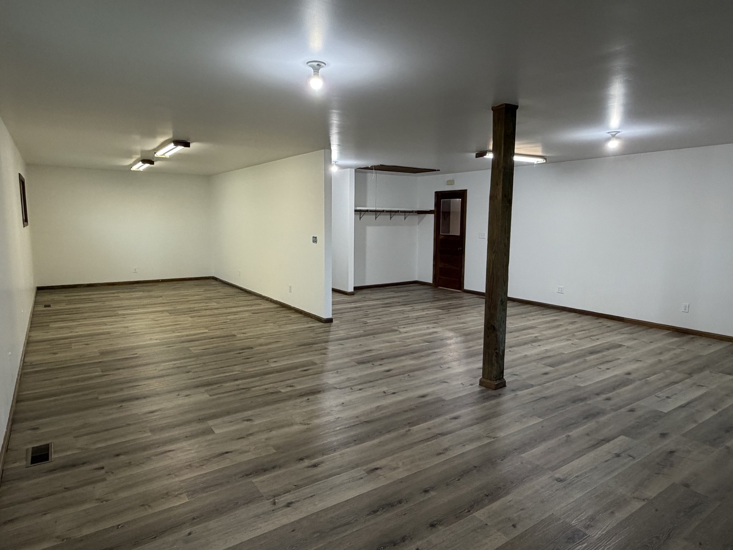 694 N Elm Street Property Photo 3