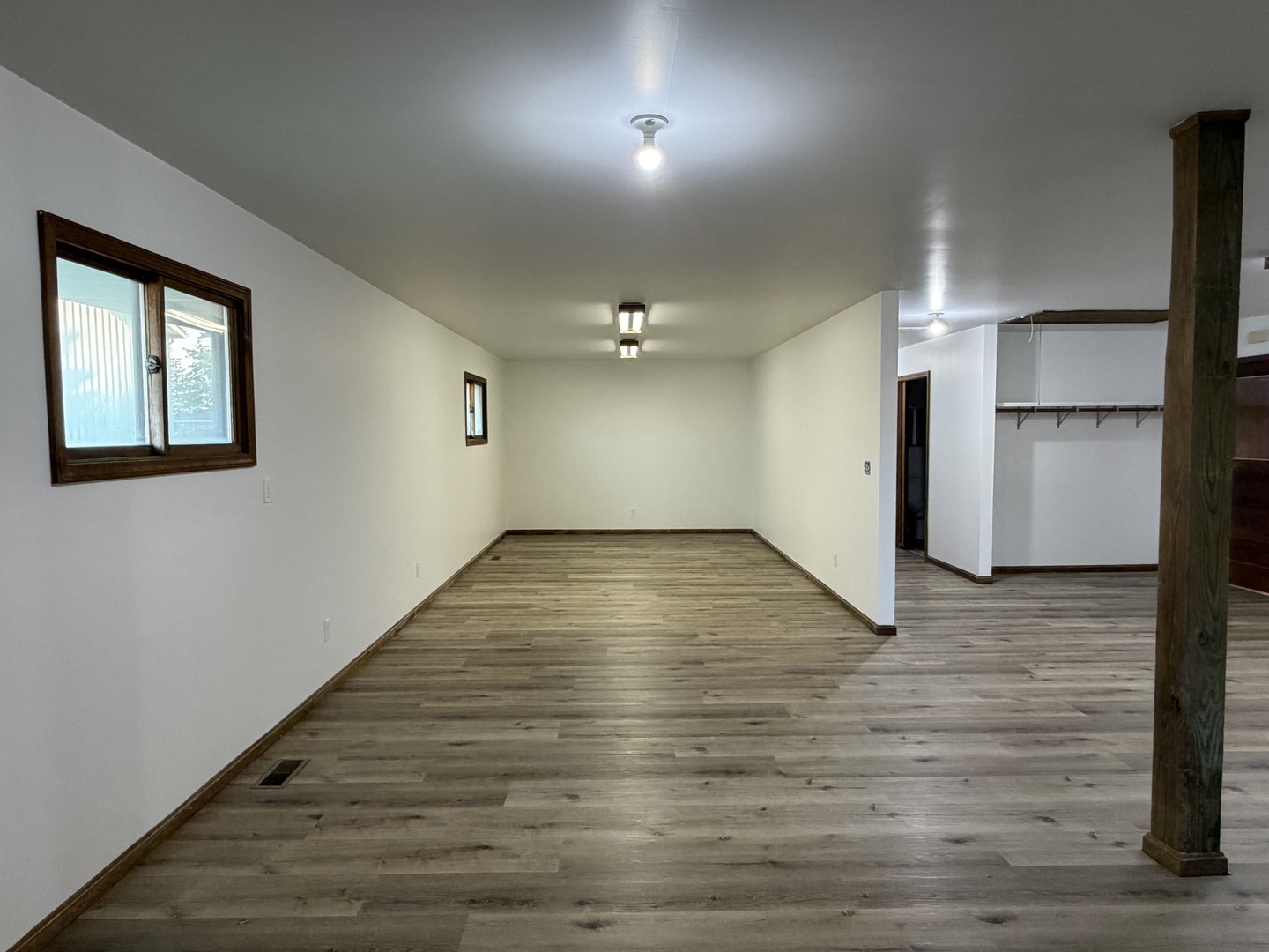 694 N Elm Street Property Photo 4