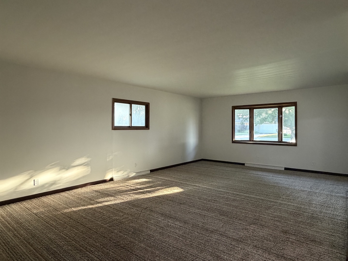 694 N Elm Street Property Photo 7