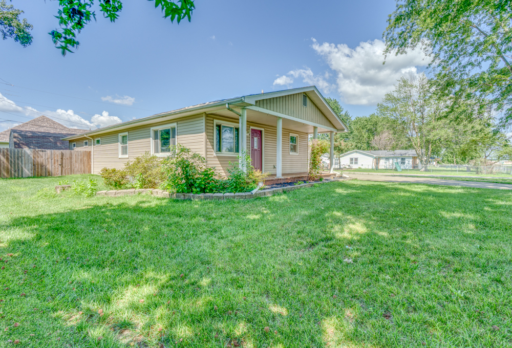 1104 Airport Road Property Photo 3