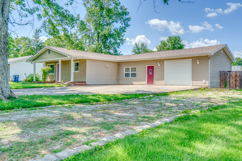 1104 Airport Road Property Photo 4