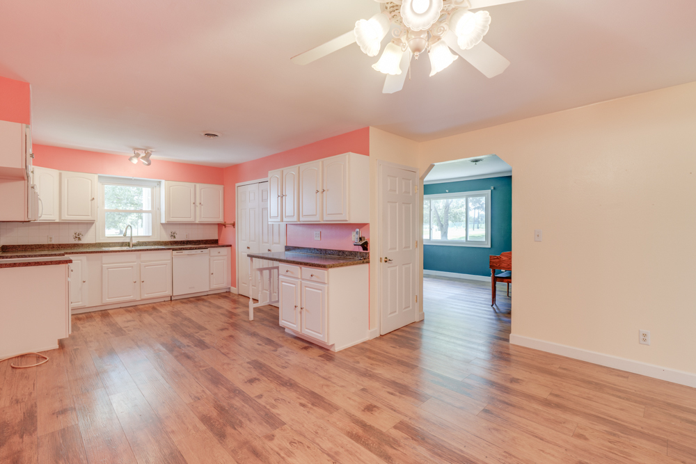 1104 Airport Road Property Photo 19