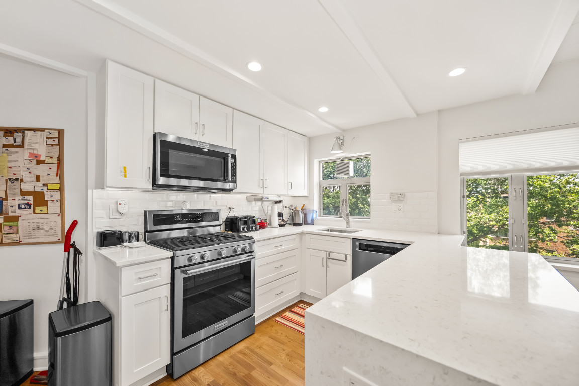 1856 Sherman Avenue 7sc Property Photo 6