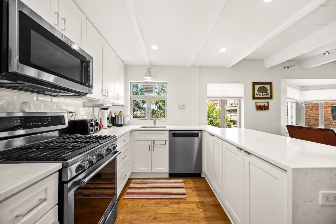 1856 Sherman Avenue 7sc Property Photo 9