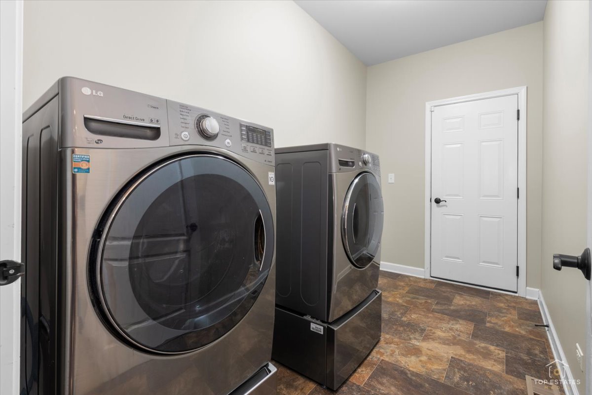 1551 E Olive Street Property Photo 26