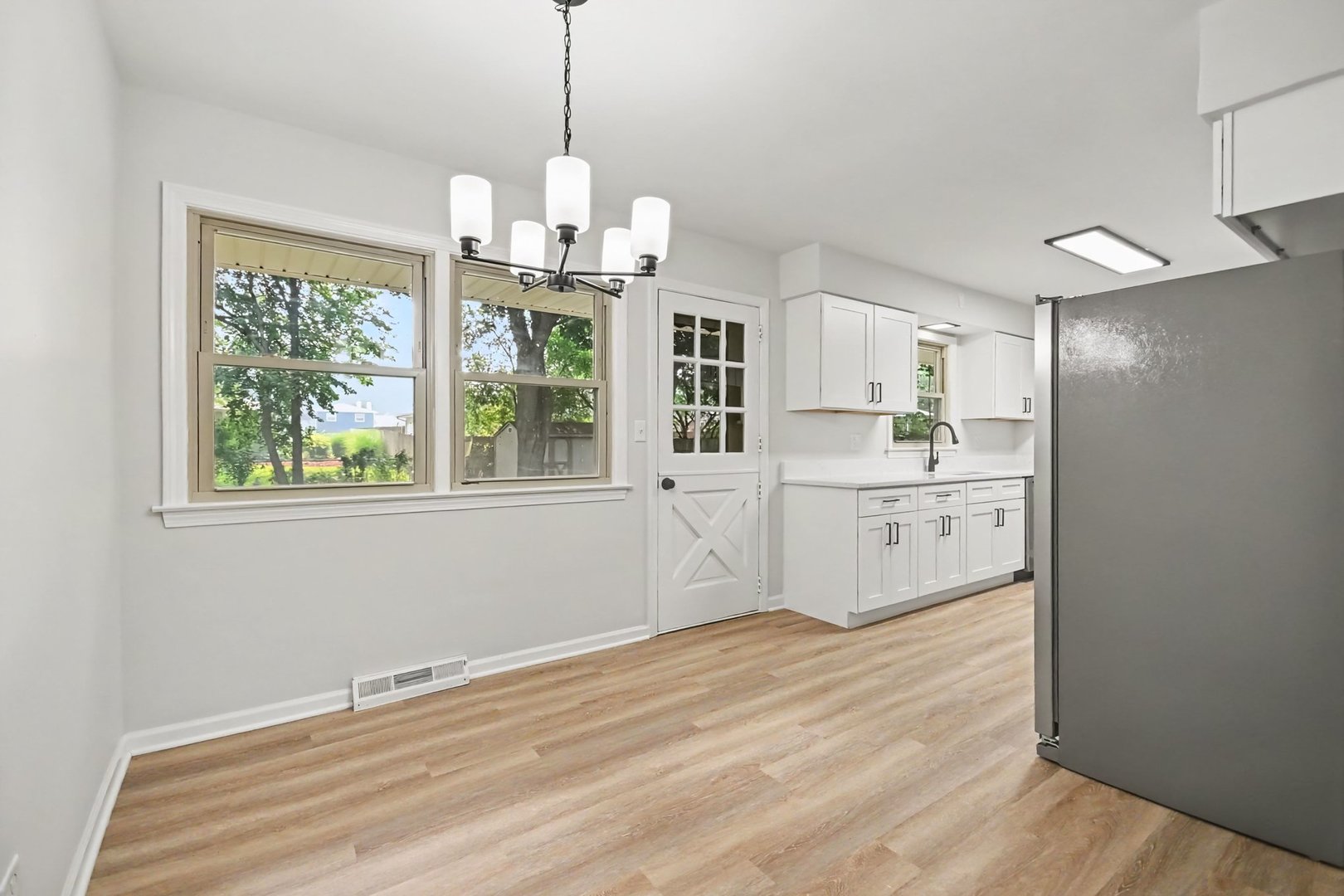 209 Maureen Drive Property Photo 8