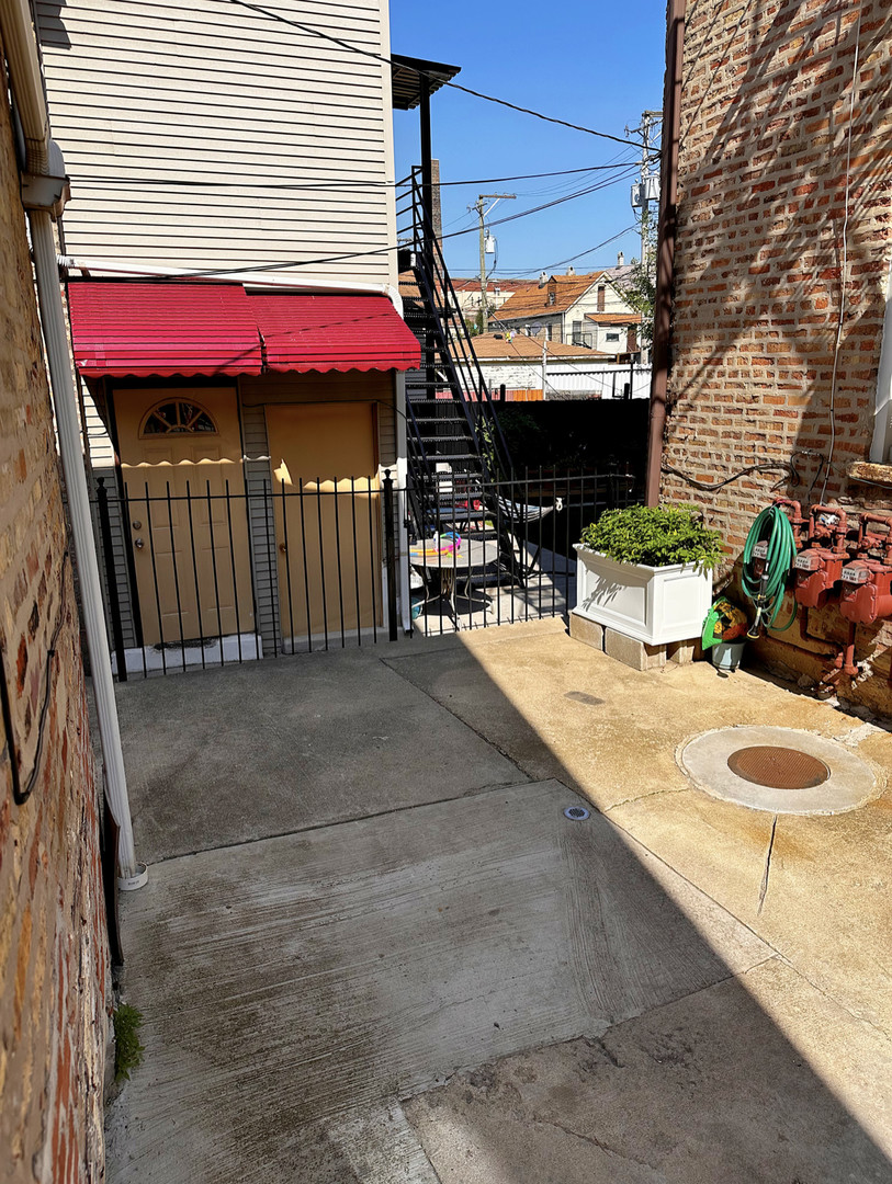 1448 S Rockwell Avenue Property Photo 6