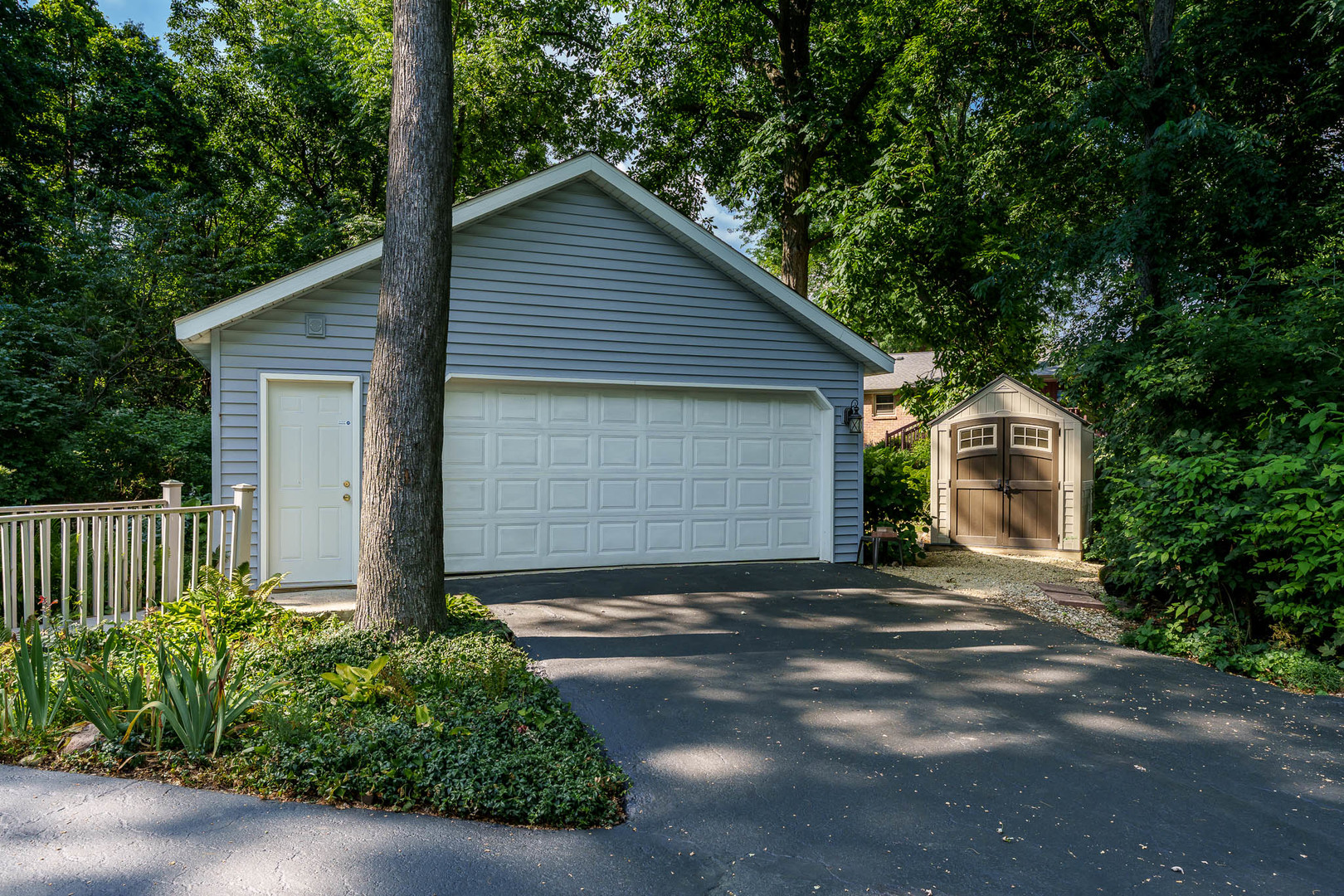 203 S Ulster Property Photo 4