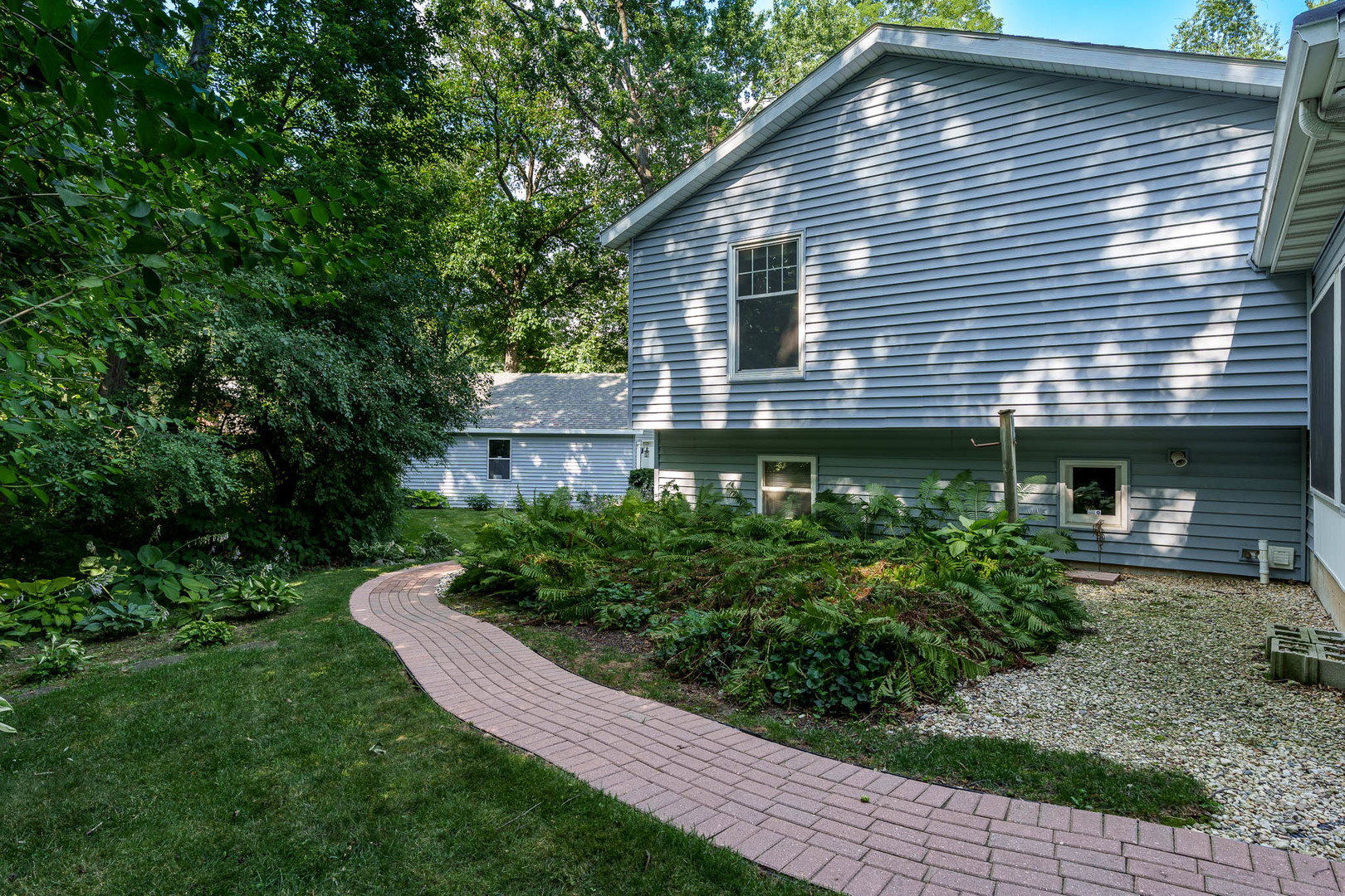 203 S Ulster Property Photo 12