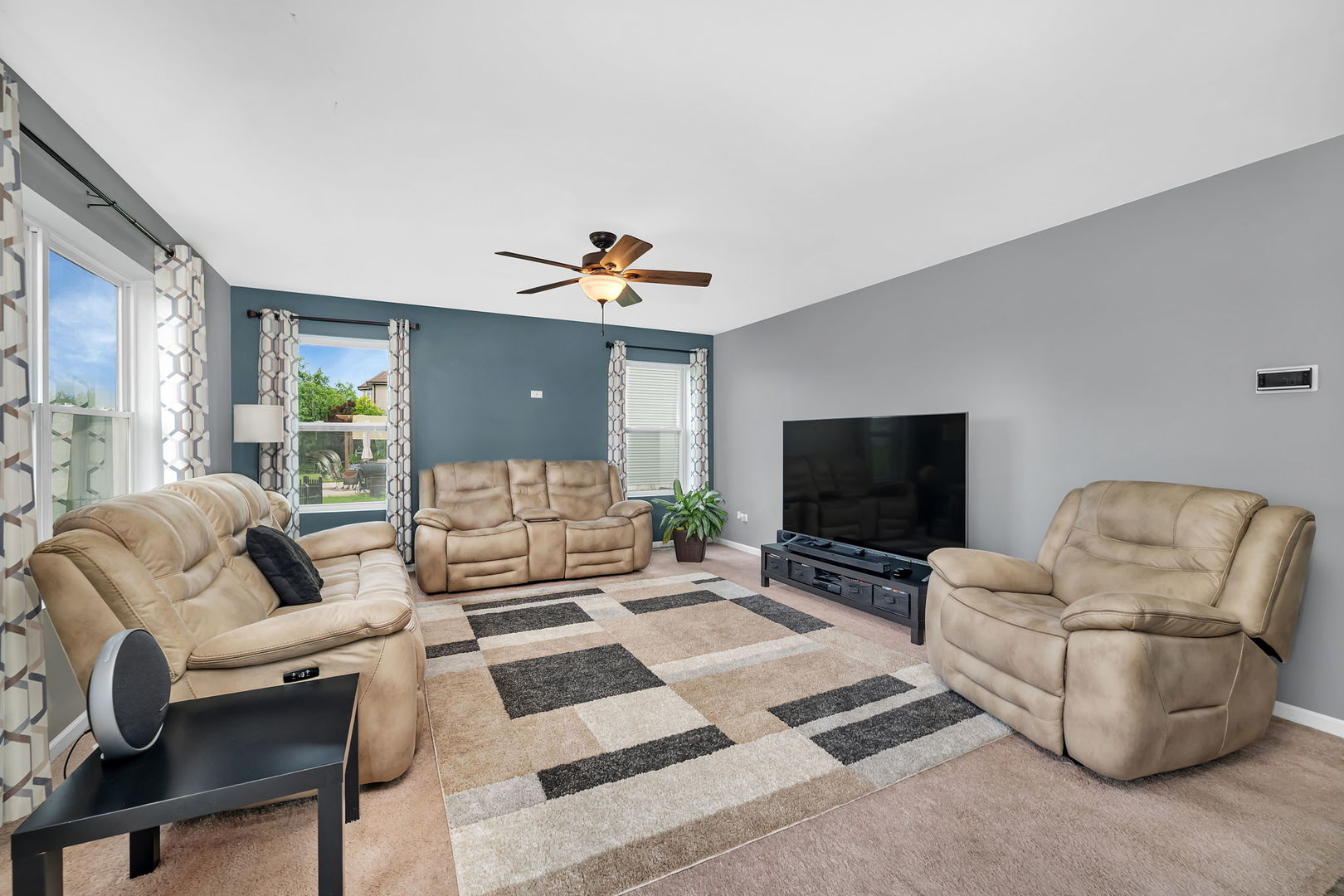 27337 W Deer Hollow Lane Property Photo 7