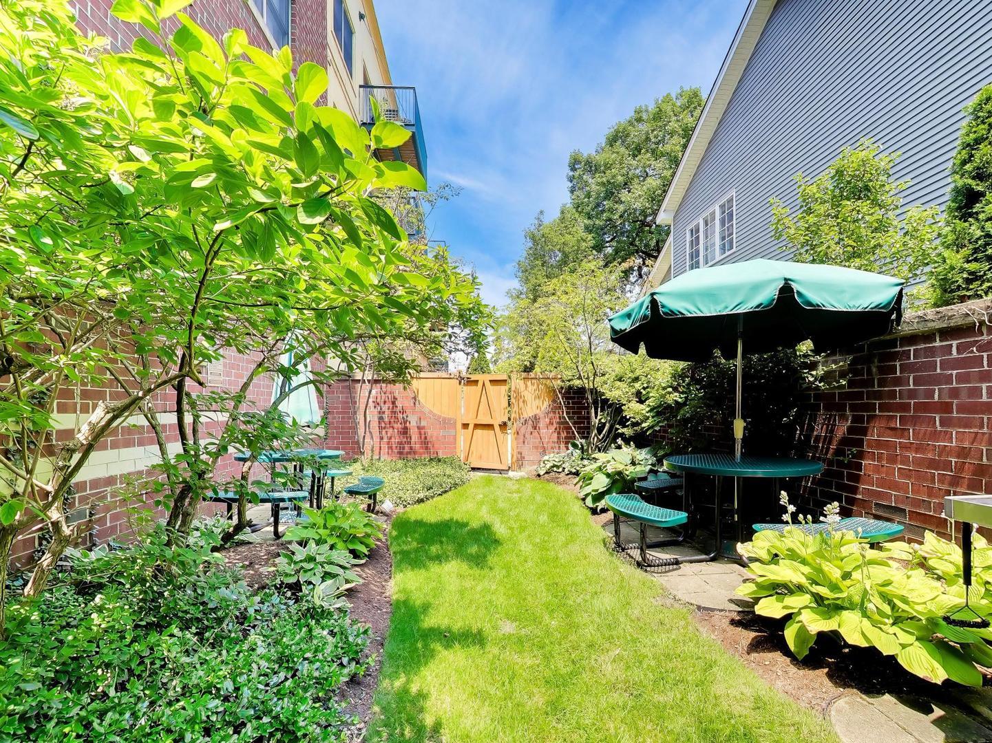 1107 Greenleaf Avenue 2i Property Photo 26