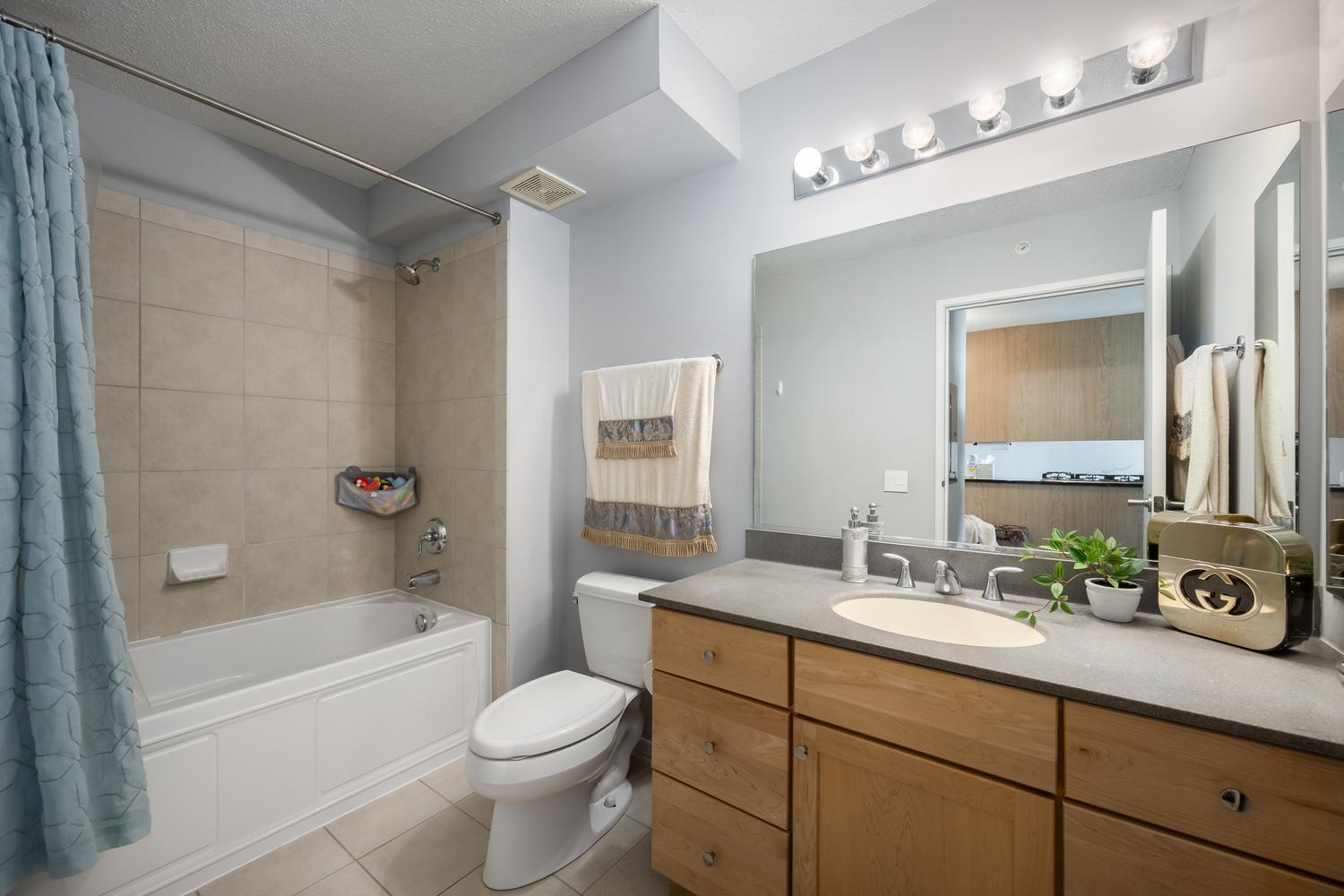 9715 Woods Drive 1403 Property Photo 15