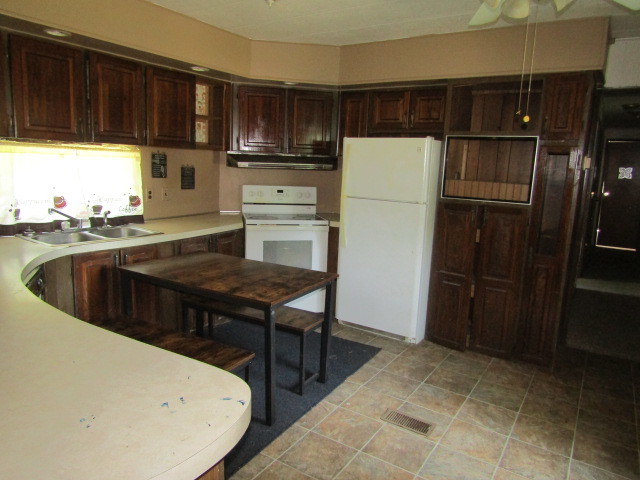 302 Dunn Street Property Photo 5