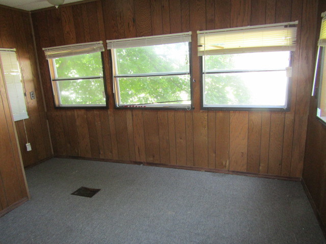 302 Dunn Street Property Photo 8