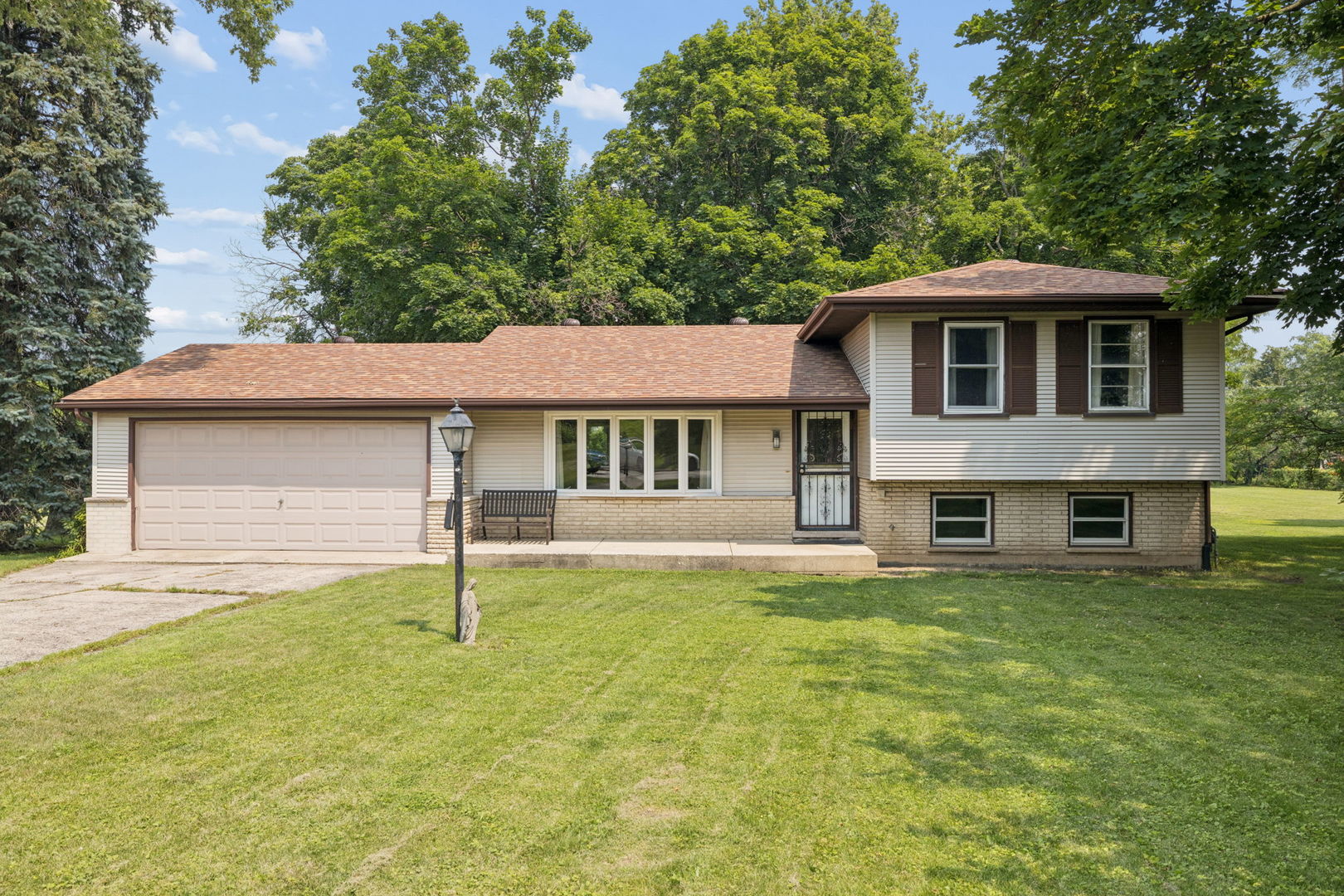 4415 Yender Avenue Property Photo 3