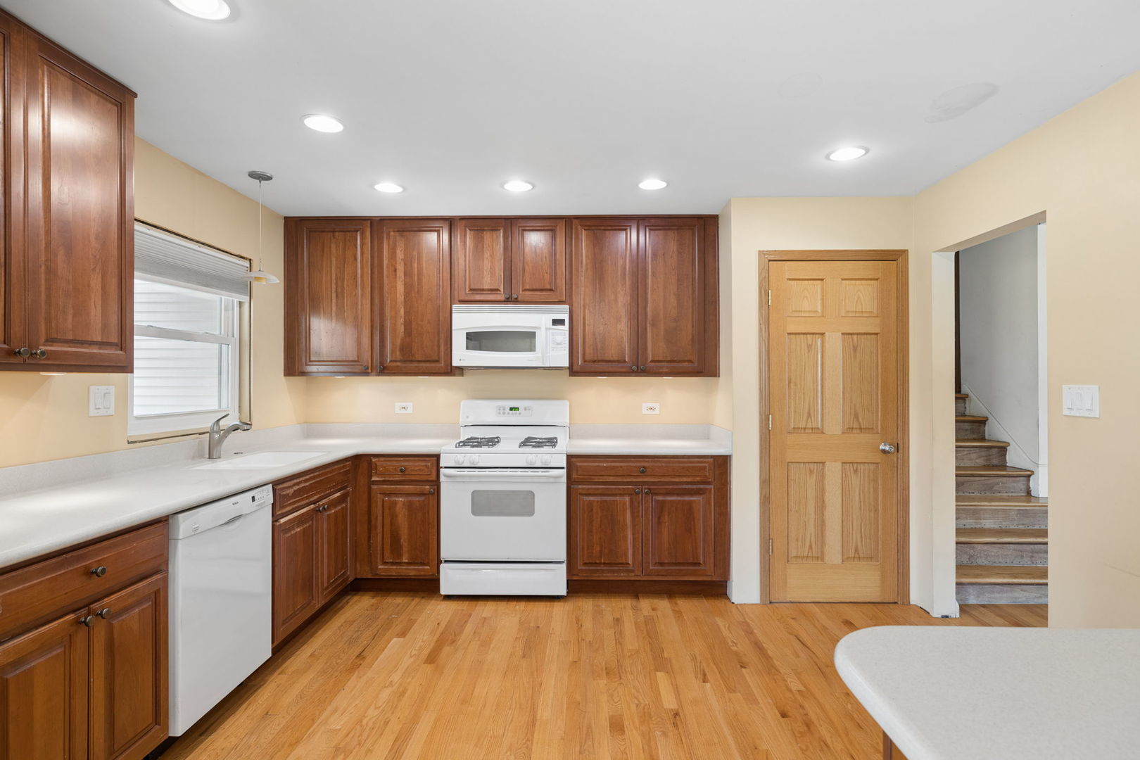 4415 Yender Avenue Property Photo 8