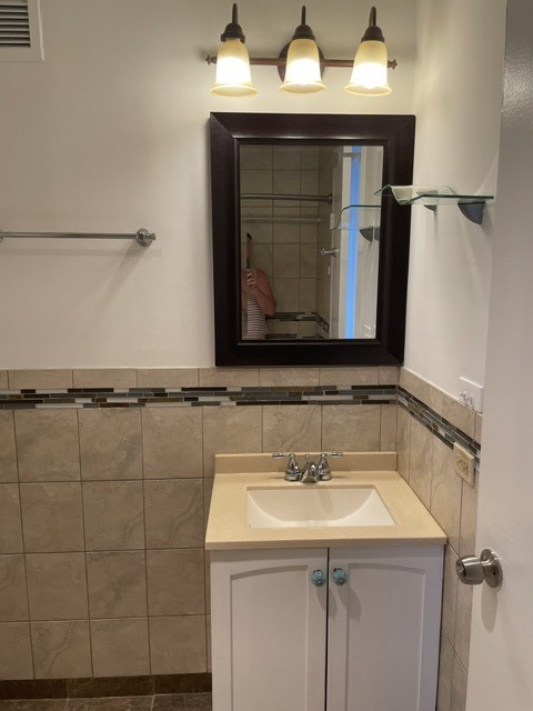3930 N Pine Grove Avenue 707 Property Photo 19