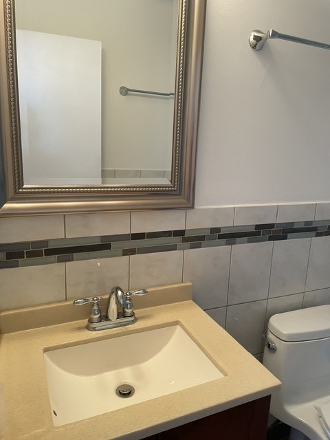 3930 N Pine Grove Avenue 707 Property Photo 26